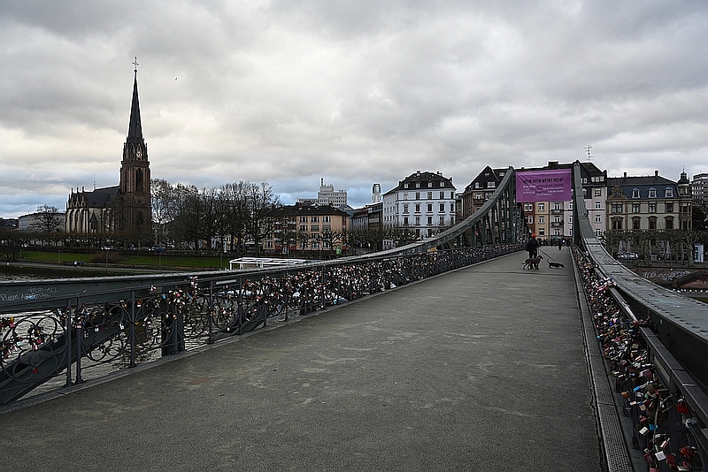 pont sur le MAin